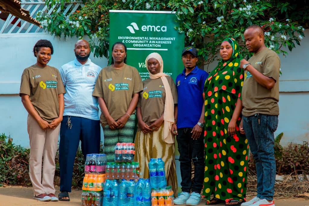 She Earns She Leads community empowerment team and partners